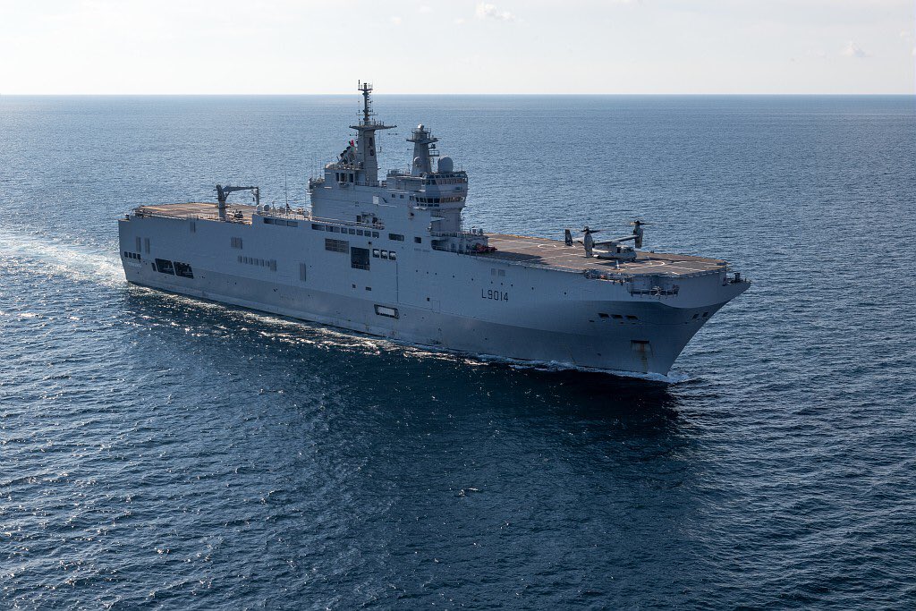 CEMM_FR's tweet photo. Marins, le Tonnerre appareille pour Ajaccio pour contribuer à la lutte contre le #Covid_19. L’équipage et le bâtiment sont prêts pour cette mission inhabituelle. Les marins m’ont présenté les mesures mises en place à bord. Ils ont toute ma confiance. https://t.co/kIxgt8R25o