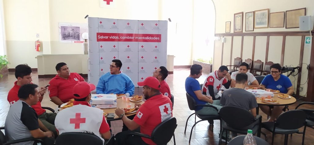 Las pizzas siguen llegando a todos los héroes que están en la primera línea de batalla ¡Gracias <a href="/dominosecuador/">@dominosecuador</a> !

#UNIDOSPARAMOSELVIRUS