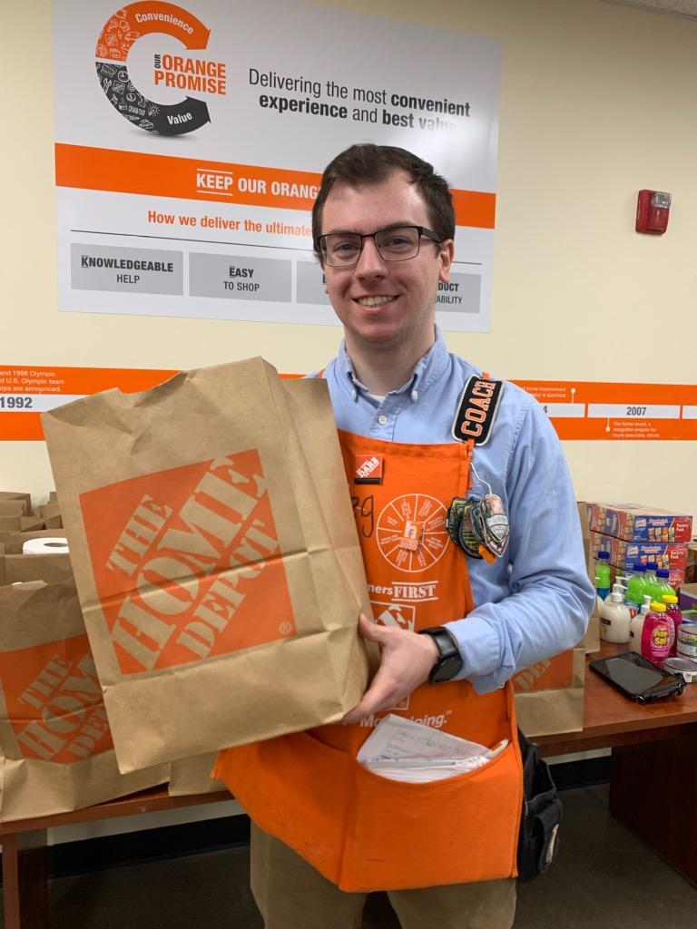 HD6233's tweet photo. The #Epic33 taking care of our associates by giving them a care package of essentials! We want to thank our associate who work to be healthy and safe. @ShayThomasTHD @DianeRaymond26 @kwoolleyjr https://t.co/Joba1PEeQ3