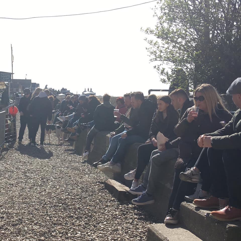 ProfMikeWeed's tweet image. Reports of similar across the country... this is a beach in Kent, with a local pub selling pints from a kiosk.
This has GOT TO STOP!!
Given the economic measures to support businesses, there is no excuse for pubs to behave like this.
The fines for this need to be HUGE!