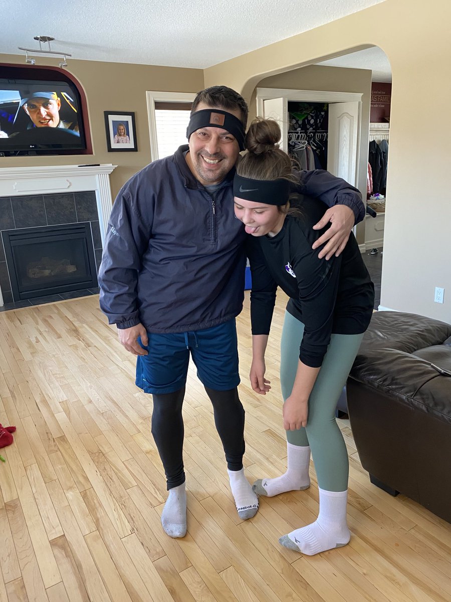 shayepatras's tweet photo. Post run pic! Great job by #1 daughter! Proud of her finishing a 5 k run. #psd70 #whpack @WoodhavenMS @ecolemeridian https://t.co/8oZxZopOJO