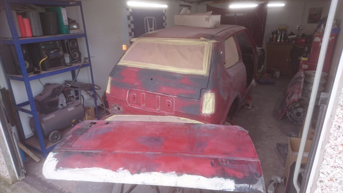 PhillSayer's tweet photo. Looks like it's just me and George for the next month or two! (George is a 1974 Honda Civic!). Quarantine in the garage isn't so bad really! #civicduty https://t.co/dkoGNExanH