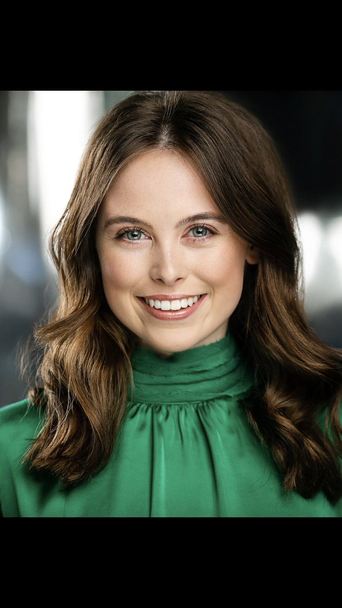 chloe_bowes's tweet photo. I am so excited to say that on Wednesday I signed with @BBMAgents cannot wait to see what the future holds! ✨❤️ https://t.co/Q6iBpdJKNz