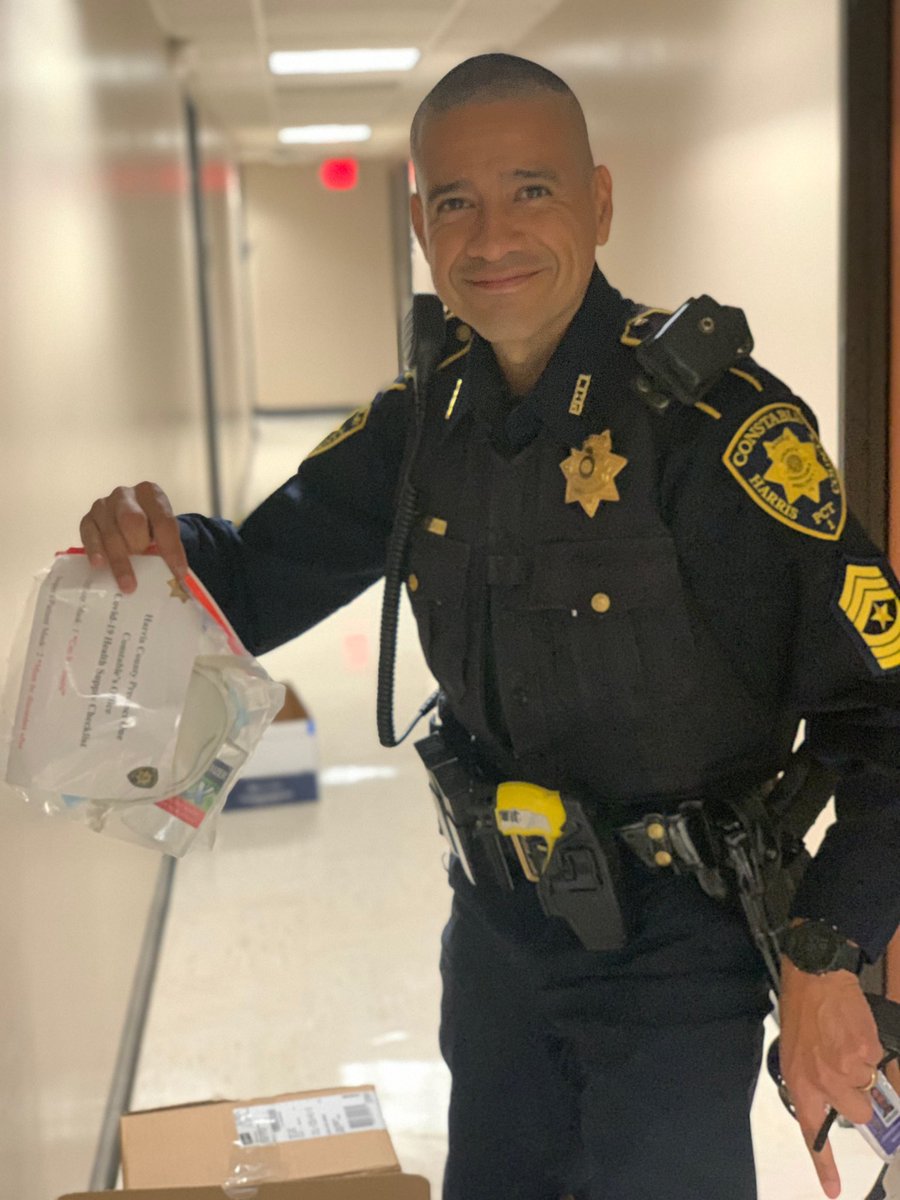 ConstableRosen's tweet image. As the shelves are empty and supply are limited. It was important to me to literally find the necessary tools for all my deputies. And was fortunate to also assist other agencies’ frontline. I ask the public to remember public safety cannot stay home. #serviceoverself #hounews