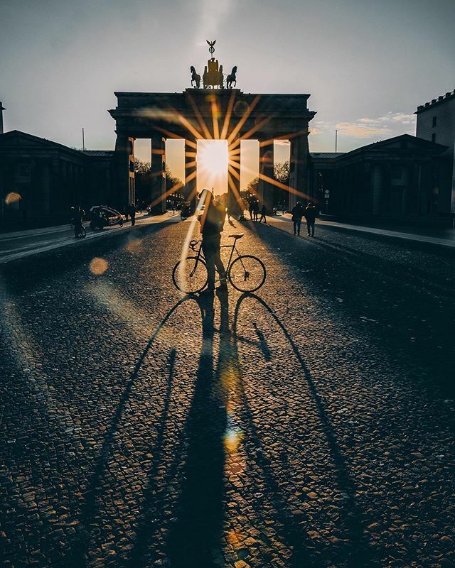 Sunshine City ... in good and in bad times....#visitberlinlater #canondeutschland #berlin#brandenburgertor ift.tt/3bdgU7p