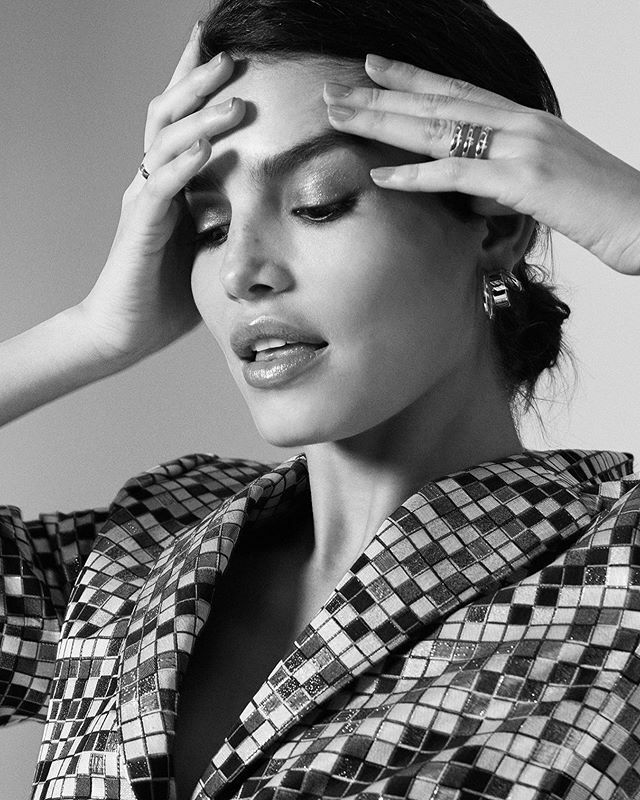 end of week one and listening to the news is driving me crazy. So I'm treasuring the face time calls with family, the friends indulging my stress baking, the creatives online talking about projects and ways to keep their minds active, and other freelance… ift.tt/2QCSpbP