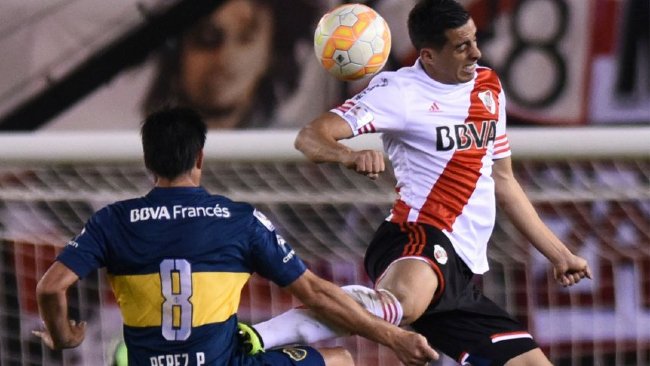 RiverDLTribuna's tweet photo. #PatadaChallenge
Ramiro Funes Mori se prendió a este curioso challenge con una patada muy recordada❌👊🤕
https://t.co/UK029xhnRe https://t.co/n0vDqJNZQ1