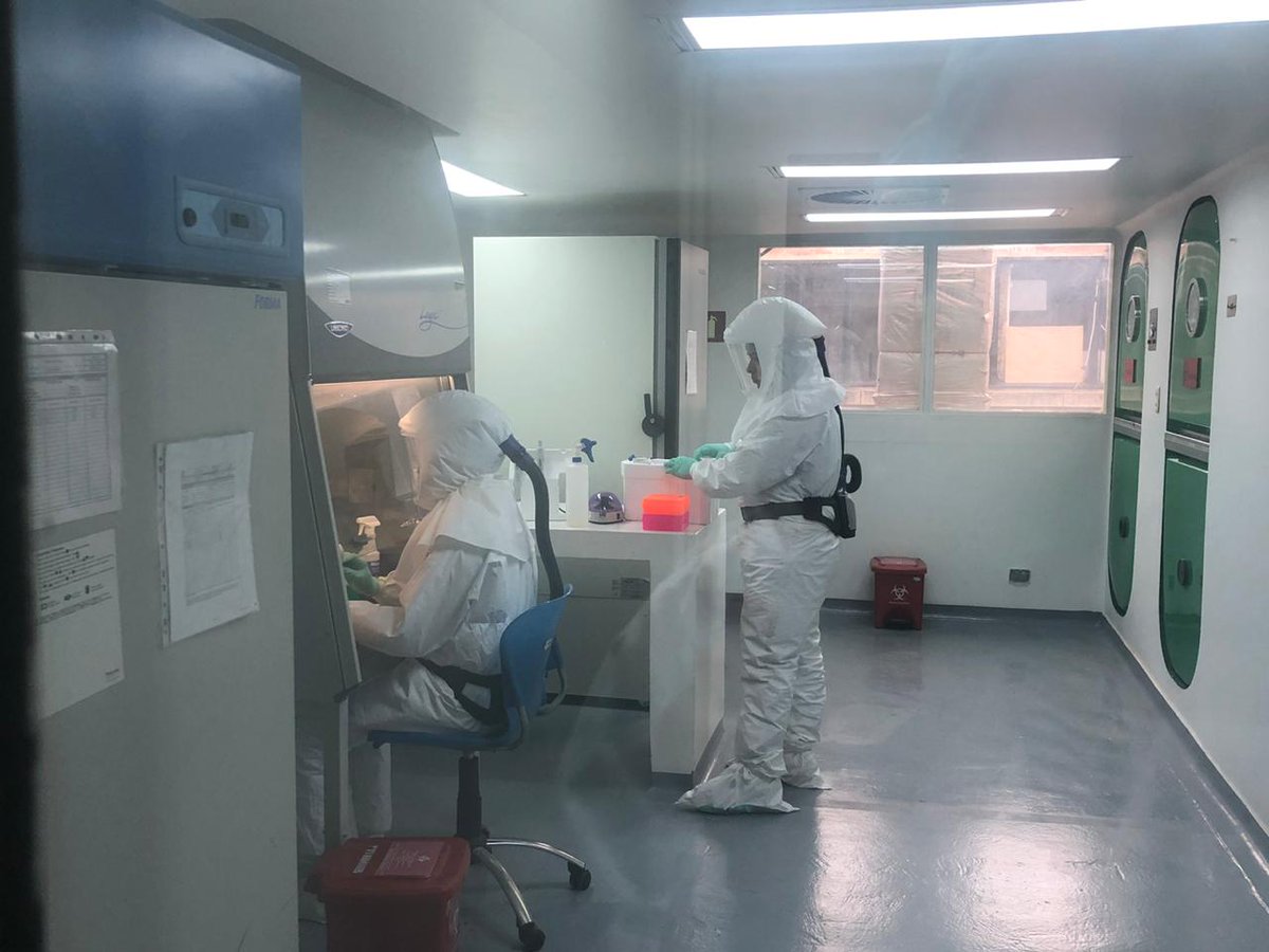 INSColombia's tweet photo. Este es nuestro Laboratorio de #VirologíaINS en donde diariamente nuestros expertos identifican la presencia del genoma del coronavirus y en donde cada prueba se corrobora dos veces. #INSConfiable #OrgullosamenteINS https://t.co/x0pCKrCUUy
