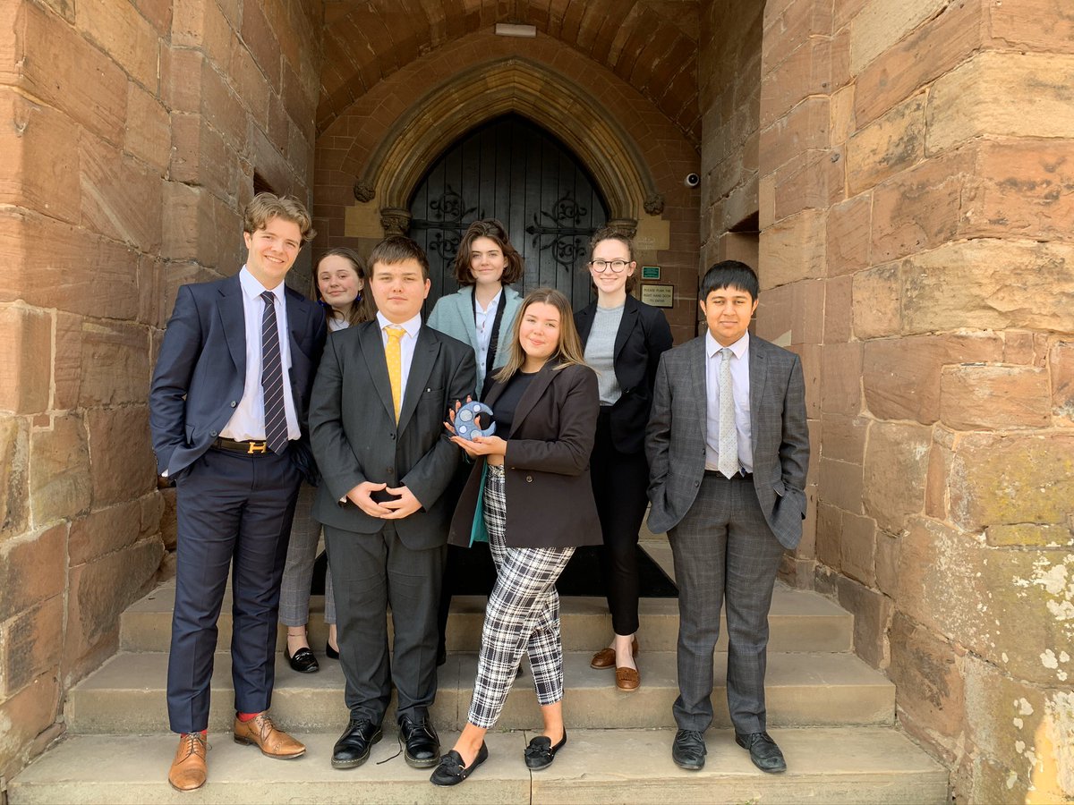 HuddleCuddle_YE's tweet photo. One final team huddle before we all tackle the challenge, from home. 
We will keep you posted! 💙💛
#youngenterprise2020 #huddlecuddleagc https://t.co/pvC4ywrpTy