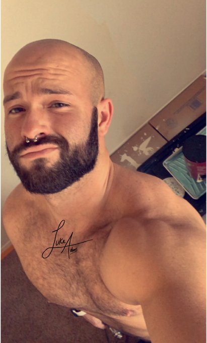 Watch Luke Adams's leaked NSFW photo on TwXstars