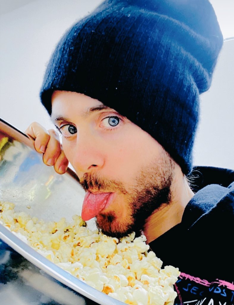 RebelPilotRico's tweet image. Rainy weather, popcorn, drinks?

It was prime time for a movie day.