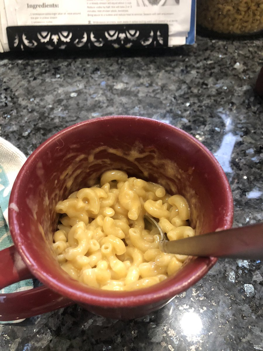 chrissacooks's tweet photo. βThere are many insights to be gained in the heat of the kitchen, including looking into the ethics of whatβs in our pots & pansβ- Andrea Miller. In honor of this sentiment we swapped out processed boxed Mac & Cheese for an even easier homemade mug version @tasty #MindfulKitchen https://t.co/gjxfzMW5lK