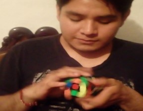 jorgesamuel16's tweet photo. Dato: el cubo de rubik, tiene un total de 43.252.003.274.489.856.000 combinaciones  son más de 43 trillones, una persona necesitaría 1.400 billones de años para realizar todas las combinaciones(Un giro por segundo)
#ingenieríaUAEMex https://t.co/WD1wM8ADQ8