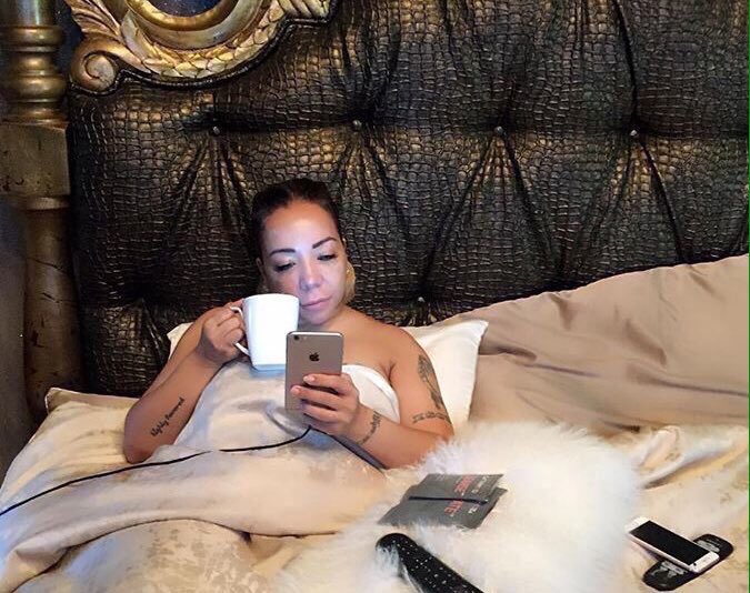 zedonarrival's tweet image. me in bed watching home workout videos on youtube imagining it's me