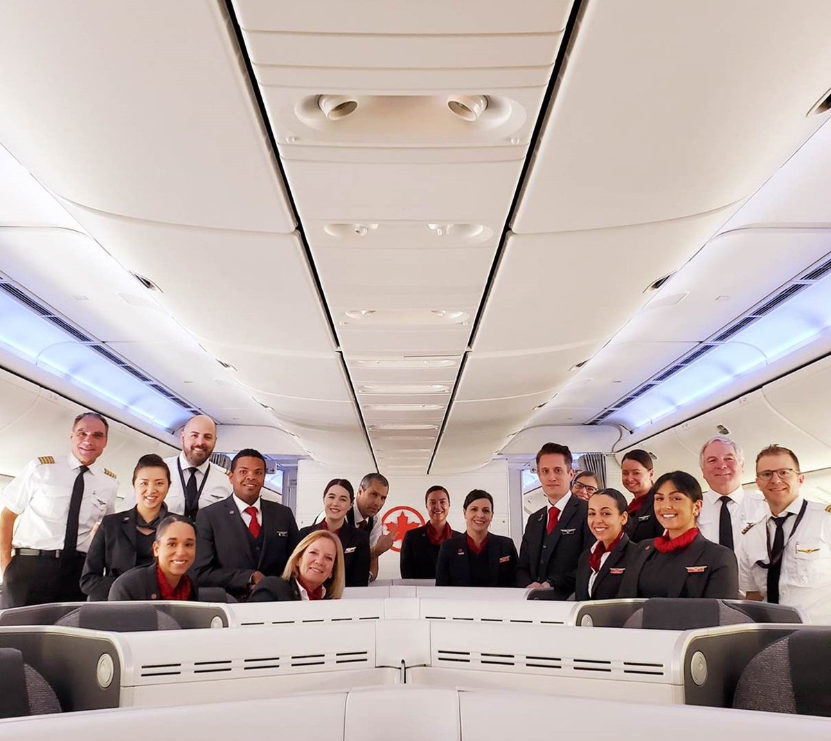 AirCanada's tweet image. The first of our special flights to bring Canadians home has departed from Casablanca to Montreal on flight #AC2003, carrying 444 Canadians and an incredible crew. We look forward to reuniting them with their loved ones tonight. #FlyTheFlag