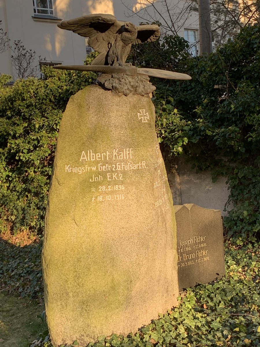 This included a lengthy linger in the famous Invalidenfriedhof war cemetery, its graves still pocked with WWII bullet holes. There are a lot of WWI flying aces here, including the official tomb of the Red Baron, built by the Nazis. Some of them are decidedly disconcerting