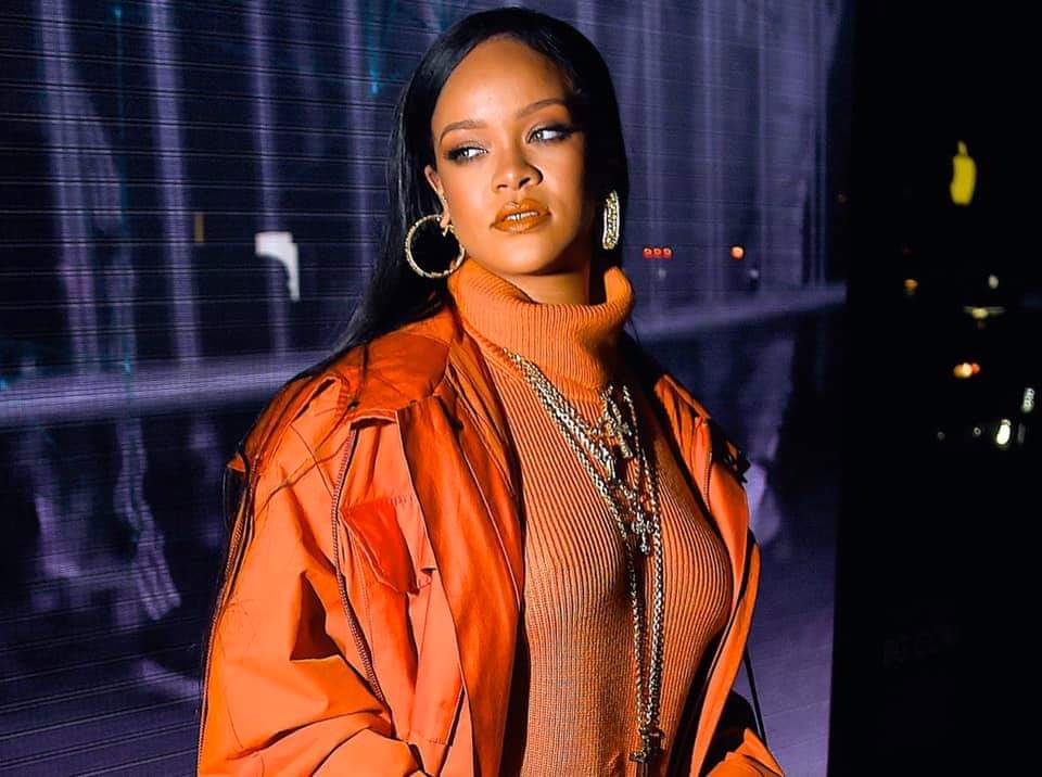 Барбадос улсдаа 700,000$-р хүчилтөрөгчийн аппарат авч өгсөн гэнэ дээ. Манай урлаг соёлынхон сүүлээ хавчаад таг чиг...