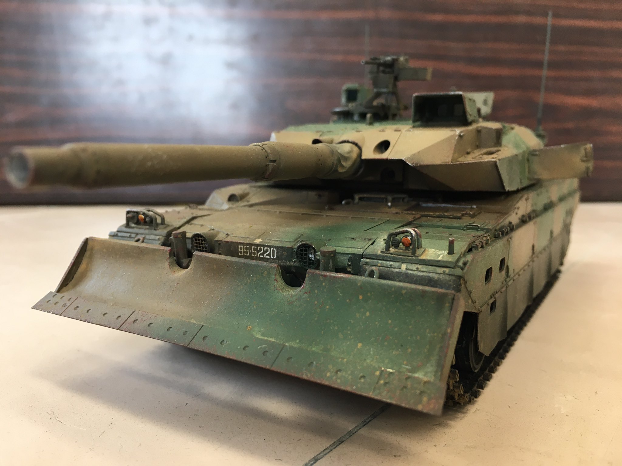 ドデン三式 Twitter પર 10式戦車ドーザー仕様完成 ドーザーの組み立てに難儀しましたが 何とか形になりました T Co Zteawv7r7i Twitter