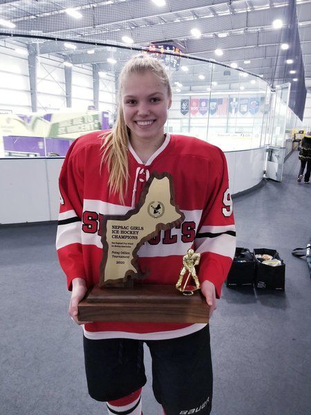 UNDER LIGHTS: Kristina Allard 3-sport champ <a href="/spsathletic/">St. Paul's School Athletics (NH)</a>; Cam Gendron signs <a href="/UNHMHOCKEY/">UNH Men's Hockey</a>; HBD Kendall Eddy; Michael Balsamo <a href="/CCRaider_sports/">CCHS Raiders</a> wins UNH Dickson Award; offers for @kevinconstant5, <a href="/joey_merrill09/">Joey Merrill</a>; <a href="/kayleigh_fitzy/">Kayleigh</a> leads <a href="/BentleyFalcons/">Bentley Athletics</a> 
eagletribune.com/sports/local_s…