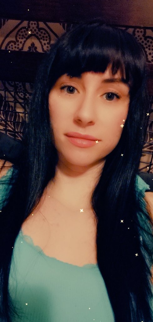 aimee_bex's tweet photo. Hair wash night should always be acknowledged with a picture https://t.co/ZWI5LscLu9
