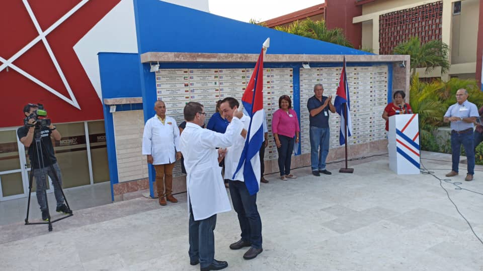 In partenza contingente medico cubano per l'#Italia.
Vi aspettiamo!!!!!
Ecco le prime foto. <a href="/cubadebate_ita/">Cubadebate(Italiano)</a> <a href="/Granma_it/">Granma (Italiano)</a> <a href="/RaiRadio2/">Rai Radio2</a> <a href="/RaiRadio7/">Rai Radio Live</a> <a href="/RadioMambo1069/">Radio Mambo</a> <a href="/RaiRadioItalia/">Radio Tutta Italiana</a> <a href="/ilmessaggeroit/">Il Messaggero</a> @mpAltreNotizie <a href="/robersperanza/">Roberto Speranza</a> <a href="/chetempochefa/">Che Tempo Che Fa</a> <a href="/mariocalabresi/">Mario Calabresi</a> <a href="/MaxGramel/">Massimo Gramellini</a> <a href="/welikeduel/">Propaganda Live</a>