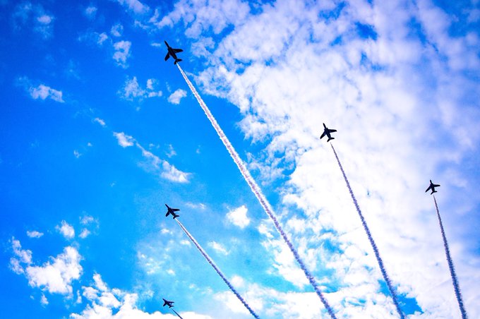 #自分が本当にかっこいいと思うブルーインパルスの一枚を貼る
これだなぁ✨୧꒰*'꒳`*꒱૭ 