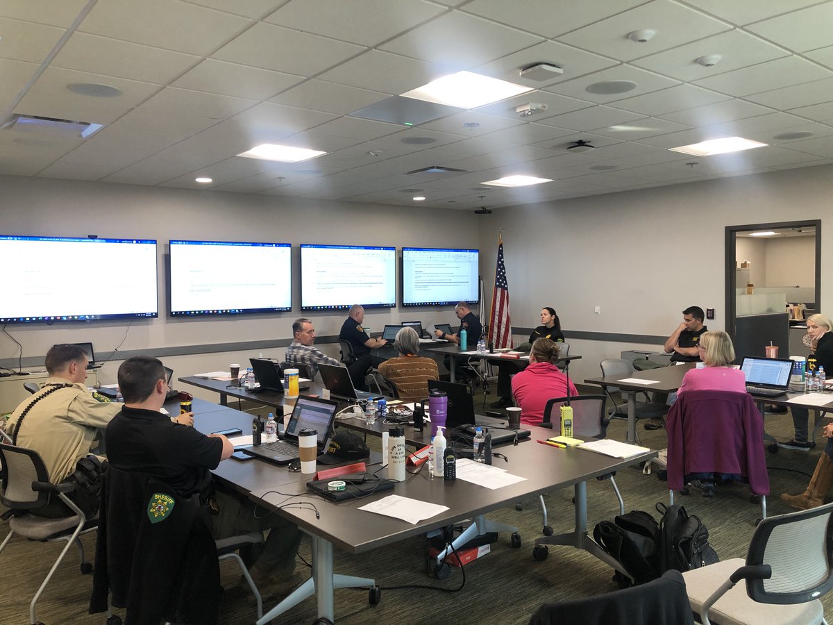 We're working hard today as one team in the Incident Command Post to plan how best to plan and address logistics re #COVID19. #WeAreAllInThisTogether

#PublicHealth #OfficeofEmergnecyServices  #HealthandHumanServices #CalFire #ElDoradoCountyFire #EmergencyResponse
