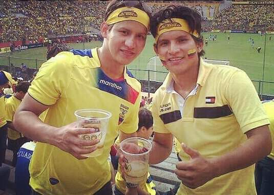 VictorDaniel_JD's tweet photo. En el partido del siglo... ECU - ESP
En Ponciano....
En el olímpico 2016 BSC - Chatolei 
@ErickJimenezD @ChrisJomarAP https://t.co/0sGCtCalEu