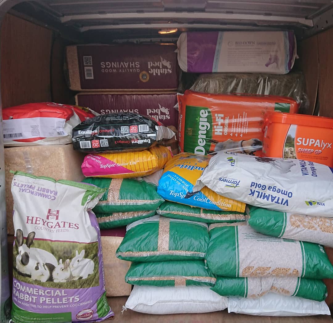 thefeedbin_LU2's tweet photo. Today's orders approx 1k kg. Split between my van & Mums car! @beddownbedding @PurePellets @BedmaxShavings @TopSpec2 @gwfnutrition @StableBed @NettexAgri @Rumenco_ltd @DengieHorseFeed @VerseleLaga @ForFarmersUK #Heygates #superhay #superstraw. Can you spot yours?? ๐ด๐๐ฐ๐๐ฎ๐ฆ https://t.co/7LEyB1QBKY