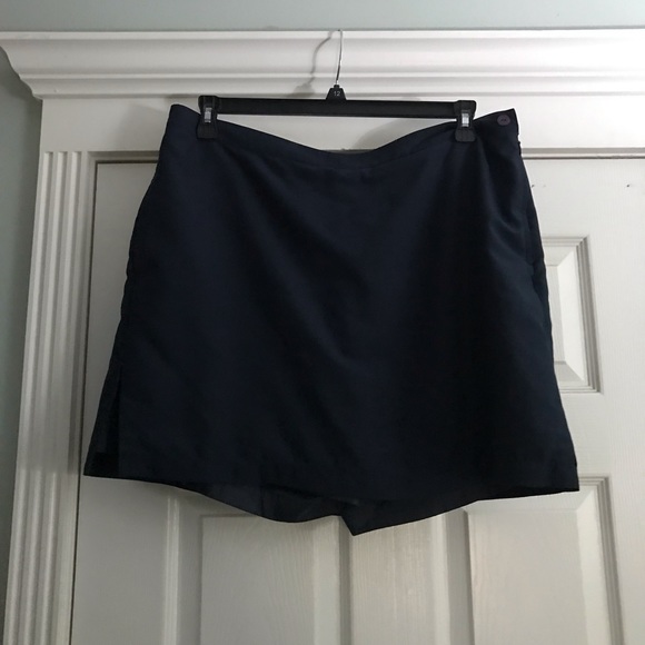 rxistkim's tweet photo. So good I had to share! Check out all the items I'm loving on @Poshmarkapp #poshmark #fashion #style #shopmycloset #bareminerals #staumont: https://t.co/ZZ7SFHN17B https://t.co/CQQpubE2l5