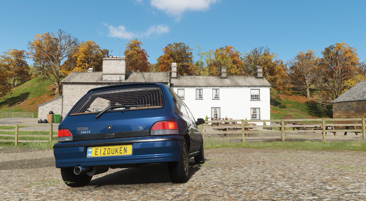 Really enjoying this Renault Clio I won a bit ago. Never paid much attention to Renaults but this is fun and has the look of the classic 1990s hot hatches that I like.