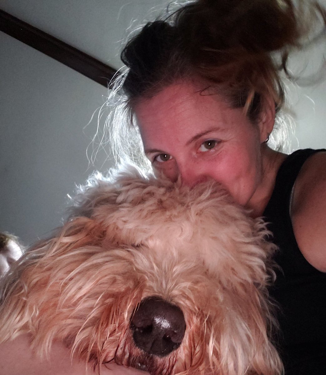MsJamieLeigh's tweet photo. Attacked post-workout by my mop.
#dailyburncruisesweepstakes @dailyburn https://t.co/iX2toTE85U