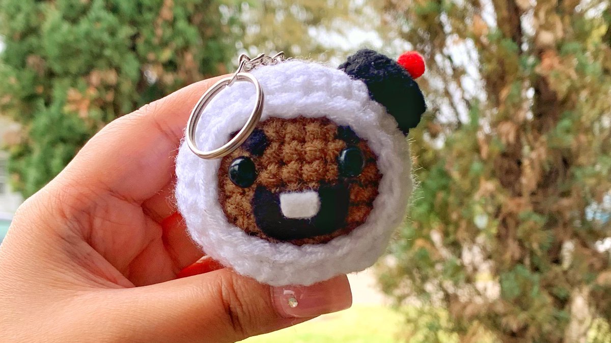 aegyominyoongii's tweet photo. Army bomb Shooky Keychain GA 

A tiny Shooky 🥰

• RT 
• Follow
• WW
• Ends in 3 hrs.
• winner won’t be tagged, short claim time.

Should I try this with the other characters as well? 

#BoyWithLuv #BestMusicVideo #iHeartAwards @BTS_twt https://t.co/lVWTVXBvrq