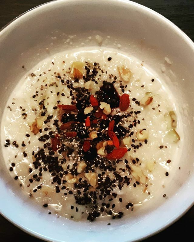 Health_Lab_Live's tweet image. If there's ever a time to get healthy and fit. The time is now! In particular during this black swan event. 
Here's my immunity boosting brekkie for today; to strengthen and moisten the lungs and to tonify and warm digestion, in particular now as we've e… ift.tt/2wrWHMk