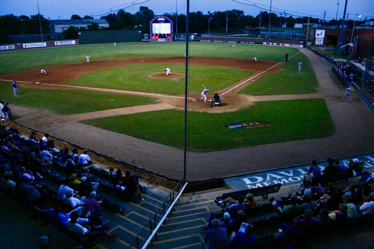 IowaCentral's tweet photo. On what should have been the home opener for @ICCCBaseball today at "The Ed", let's jump back 10 years to the 2010 Tritons! 50 wins, Region XI Champions, North District Champions and 4th at the @NJCAA World Series! Images at https://t.co/CMBxX8QAEC #TritonNation #AlwayATriton https://t.co/dIJKgUquUH