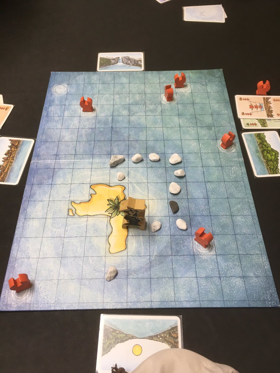 ট ইট র Friends ボードゲーム 女子会お疲れ様でした 昨日は6名の方に参加いただけました ボードゲーム初めてさんにボドゲ友達 を紹介する趣旨で開いた会でしたが 皆さん最後に連絡先を交換されていたので これをきっかけに誘いあってボードゲームを遊ぶ