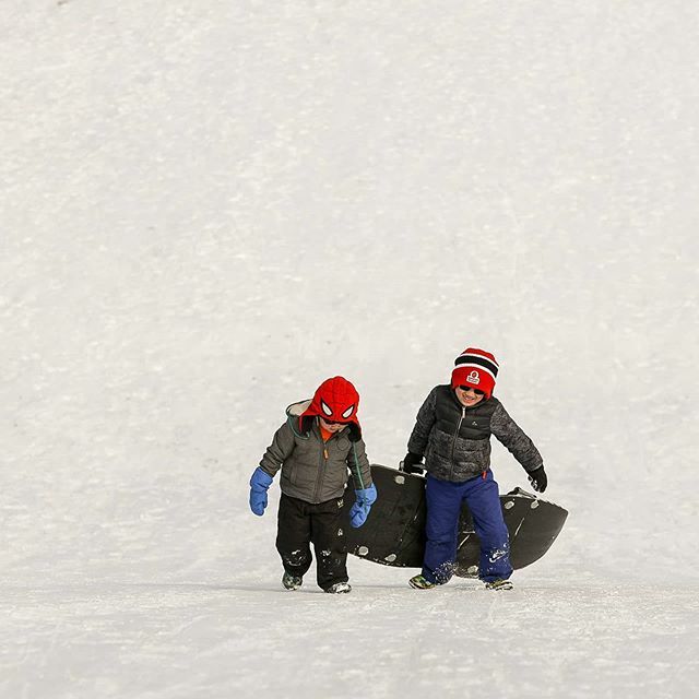 mikeinyyc's tweet image. It&apos;s good to be outside (and still maintaining our distance from others)
.
.
.
#YYC #tobogganing #snow #Calgary #capturecalgary #getoutside #picoftheday #socialdistancing #worthit #explorealberta #neighborhood #ourplanetdaily #Canon #canoneosr #family #b… ift.tt/2QR2fan