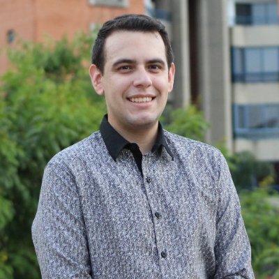 BiagioPilieri's tweet photo. CONFIRMADO!..Funcionarios policiales se llevaron detenido al periodista @DarvinsonRojas . 
También detienen a los Padres del colega Periodista.
Hacemos responsable al régimen de su integridad física.
Desde la Subcomision de Medios de Comunicación EXIGIMOS SU LIBERACIÓN INMEDIATA. https://t.co/0vpsH8GQNm