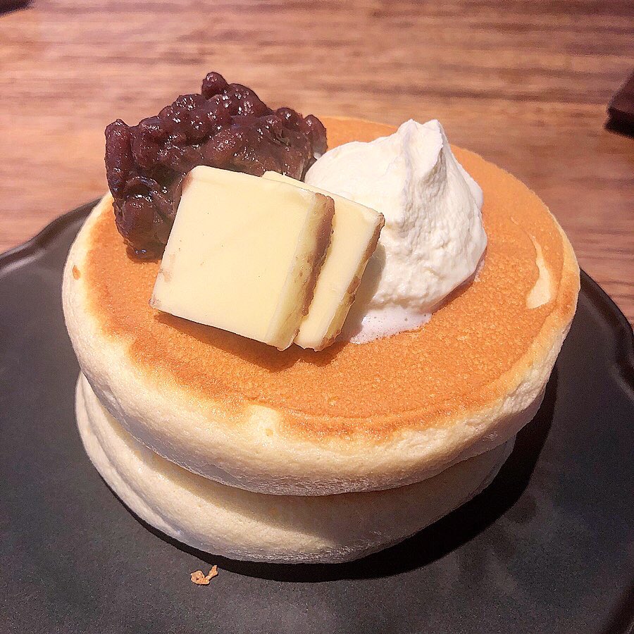 ニワシュ 札幌スイーツ 学割 赤れんがテラスにある 椿サロン でパンケーキをなんと1000円で食べられる 期間は3月31日まで 学生証or通学定期券を提示するだけ このパンケーキだけでなく期間限定のやつも含めて全パンケーキが1000円です