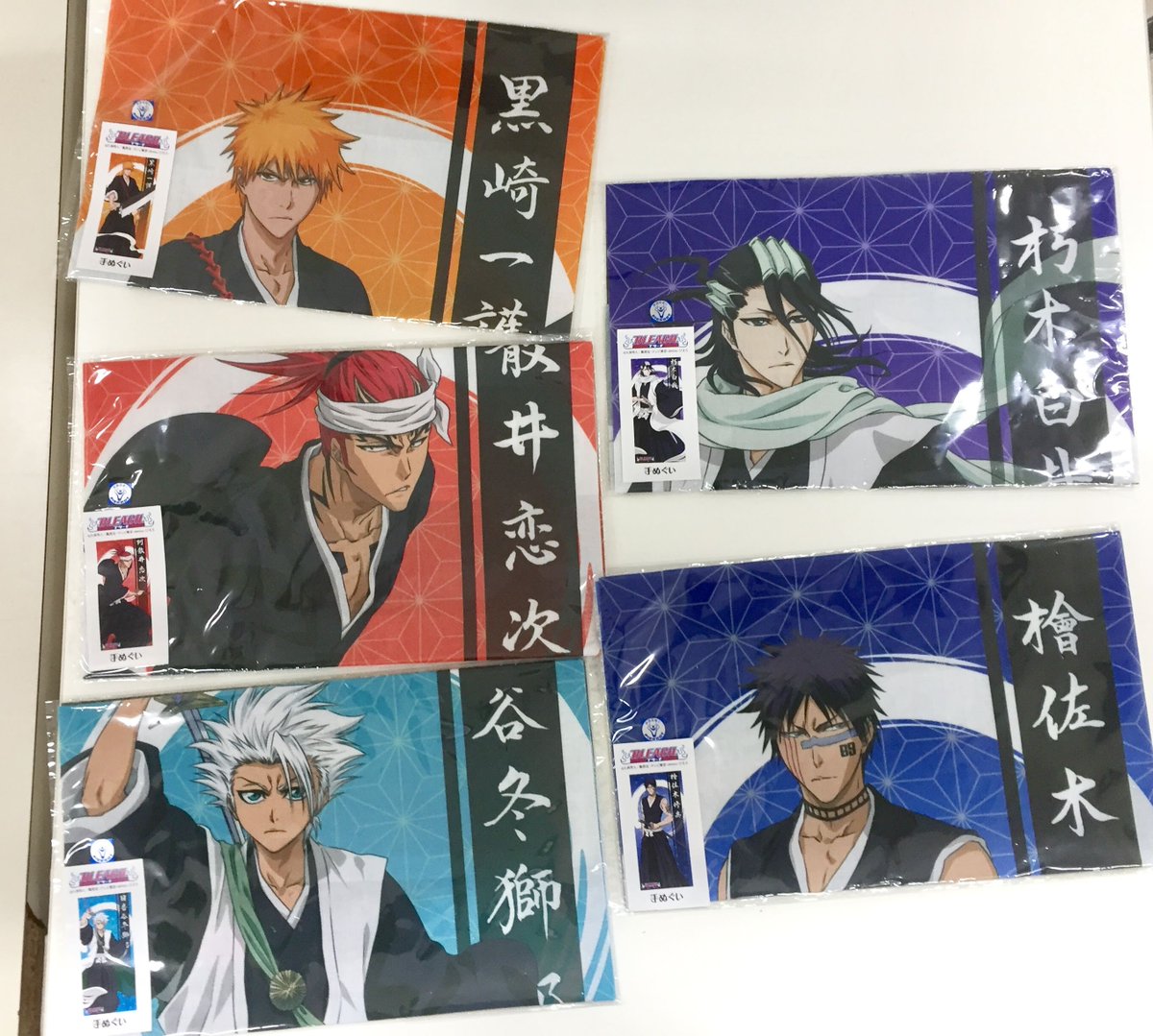 アニメイト池袋本店 商品情報 ６階にて Bleach のグッズを展開しておりますアニ Bleach Brave Souls デカ缶バッジ や 手ぬぐい など好評販売中 只今 ジャンプフェア In アニメイト 開催中ですので この機会にぜひお買い求めください