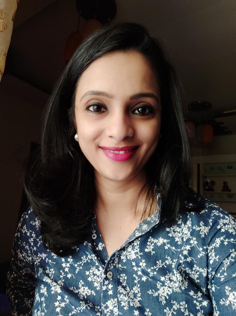 dnyanada24's tweet photo. मी तयार आहे वर्क फ्रॉम होम साठी माझ्या १३ वर्षांच्या करिअरमध्ये पहिल्यांदाच.‌
कोरोनाला हरवुया, नियम पाळुया. 
भेटुया सकाळी ९ वाजता थेट माझ्या घरातुनच बुलेटिन @abpmajhatv वर https://t.co/oZeLEKnDA4