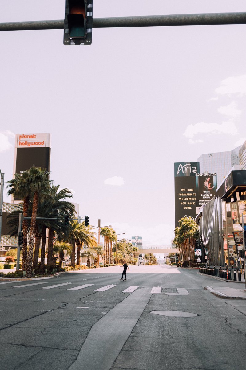 MvsonMae's tweet photo. Streets are crazy, makes me feel normal https://t.co/VsItS9ZJQ2