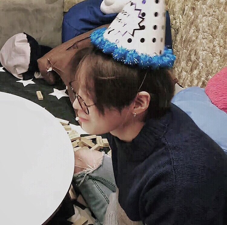 Cloud_With_'s tweet photo. 200322 성우나 생일 축하해🥳🤍🤍

#하성운 #HASUNGWOON #하성운_27번째_생일축하해 #하늘의자랑_하성운_생일축하해 #하늘의전부_하성운_생일축하해 @gooreumseng https://t.co/GMIzOTt6PM
