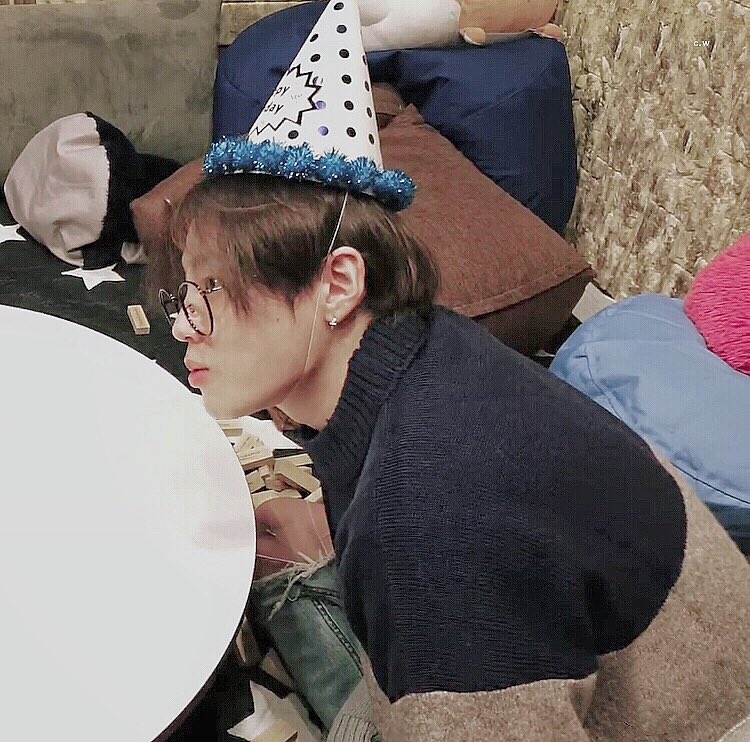 Cloud_With_'s tweet photo. 200322 성우나 생일 축하해🥳🤍🤍

#하성운 #HASUNGWOON #하성운_27번째_생일축하해 #하늘의자랑_하성운_생일축하해 #하늘의전부_하성운_생일축하해 @gooreumseng https://t.co/GMIzOTt6PM