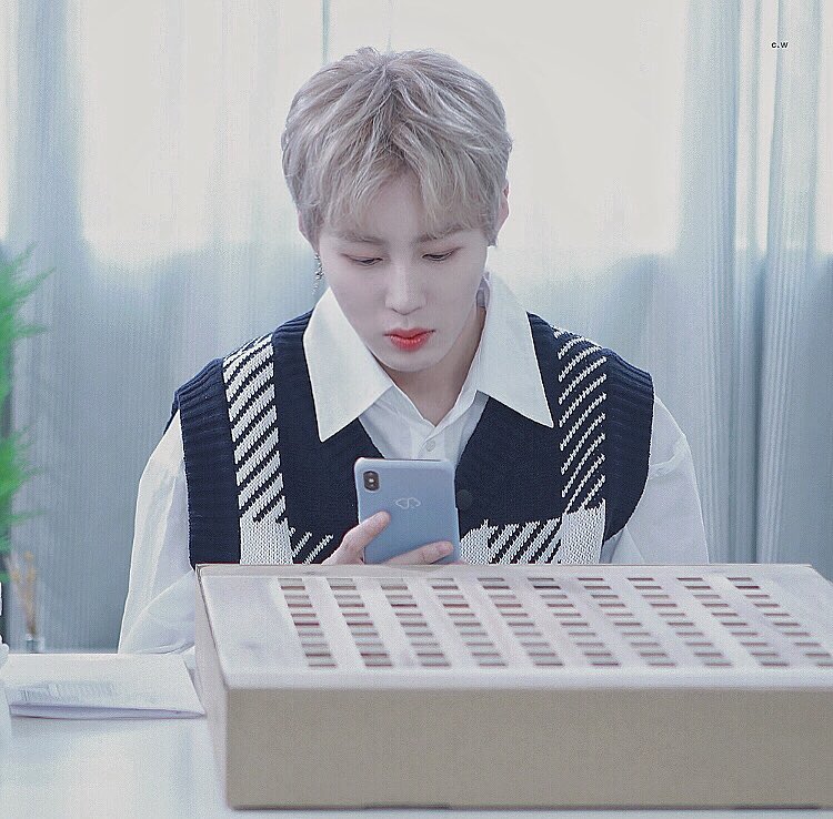 Cloud_With_'s tweet photo. 2019년에 쉴틈없이 달려와줘서 너무 고마워🥰

#하성운 #HASUNGWOON @gooreumseng https://t.co/AtsHv5hUdJ
