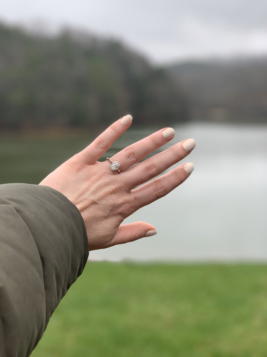 jaaay_good's tweet photo. Hi yes I am ENGAGED https://t.co/S0Tt6ru6cx
