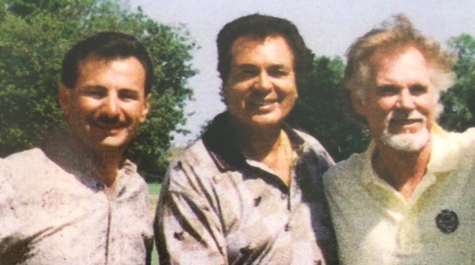 ehumperdinck's tweet photo. I was so very saddened to hear about the passing of @_KennyRogers.
What a gentleman and huge talent we have lost. Someone who’s voice and songs were woven into our tapestry of life.. ❤️

Full post on Facebook: https://t.co/mZIltdNKDi https://t.co/xfN0QXAgJ1