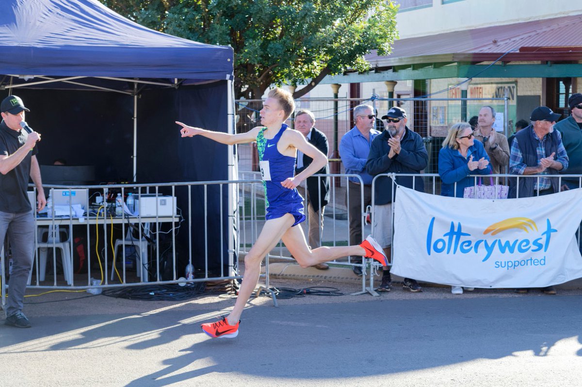 Leonora Golden Gift tweet media