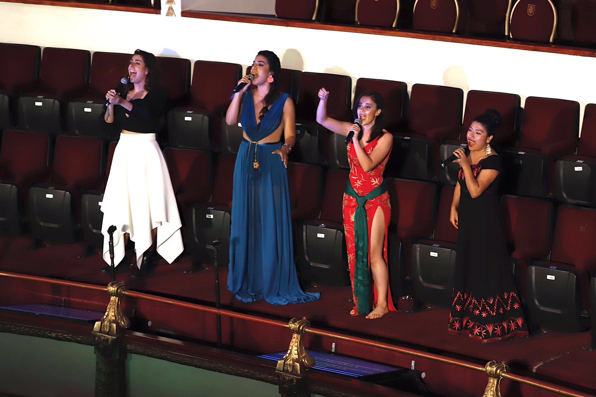 CulturaCiudadMx's tweet photo. La Orquesta Sororidad, dirigida por las hermanas Josefa y Esperanza de Velasco, es un ensamble integrado por 80 mujeres instrumentistas que hicieron su debut en la segunda edición de #NocheDePrimavera. ¡La #CapitalCultural en #NuestraCasa! https://t.co/fRy0Oc87yE