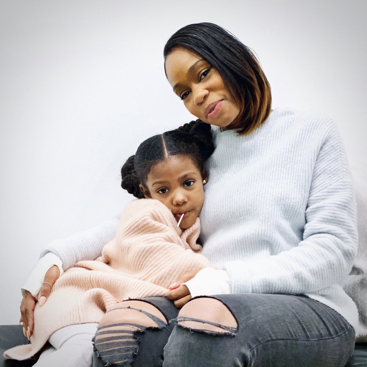 Happy Mothers Day! This is Vanessa with her beautiful daughter - Vanessa works in our New York office
-
#mothersday #happymothersday #duffymothers #duffymums #duffycashmere #duffyny #duffyuk #duffywoman